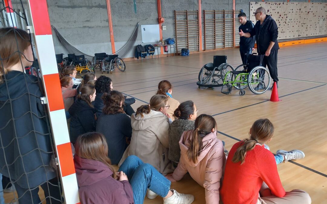 Atelier sur le handicap en 4e